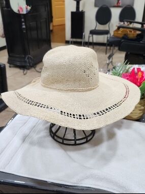Betmar Wide-brim Straw Floppy Sun Hat